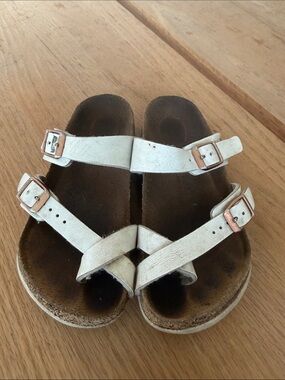 Birkenstock Kids White Leather Double-Buckle Sandals with Rose-Gold Buckles